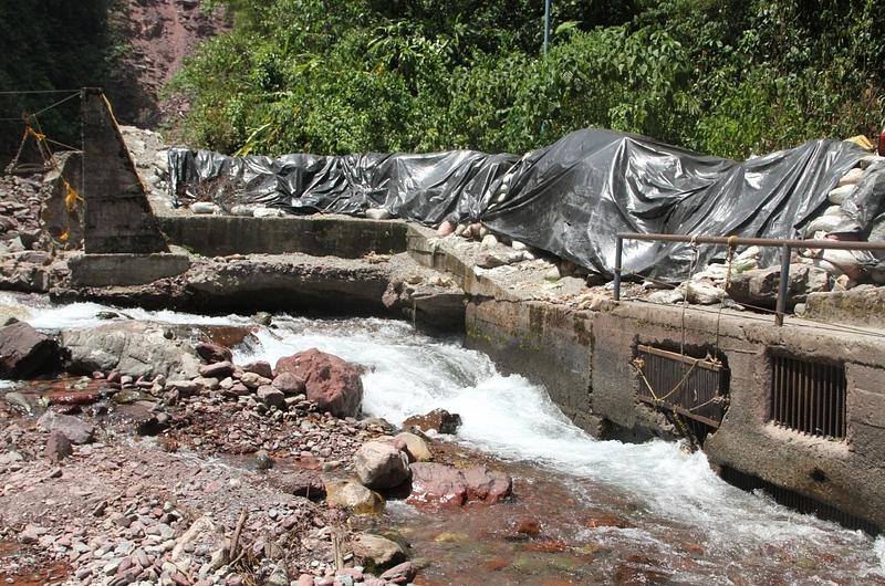 Primeras lluvias generan taponamiento en la bocatoma de quebrada La Honda