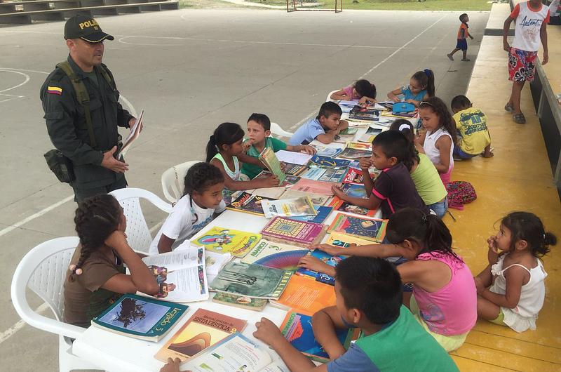 El capitán de la Policía Nacional que se volvió bibliotecario