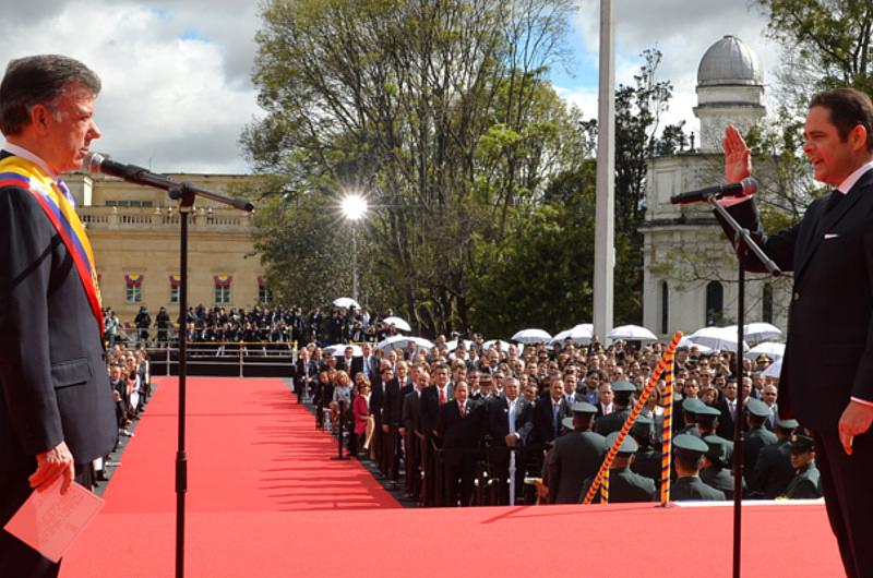 Paz, educación y equidad, temas centrales en discurso de posesión del presidente Santos