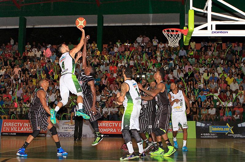 Llaneros BC se lleva el primer juego de la semifinal 