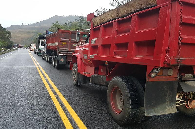 Habilitan tránsito a un carril vía Bogotá-Villavicencio 