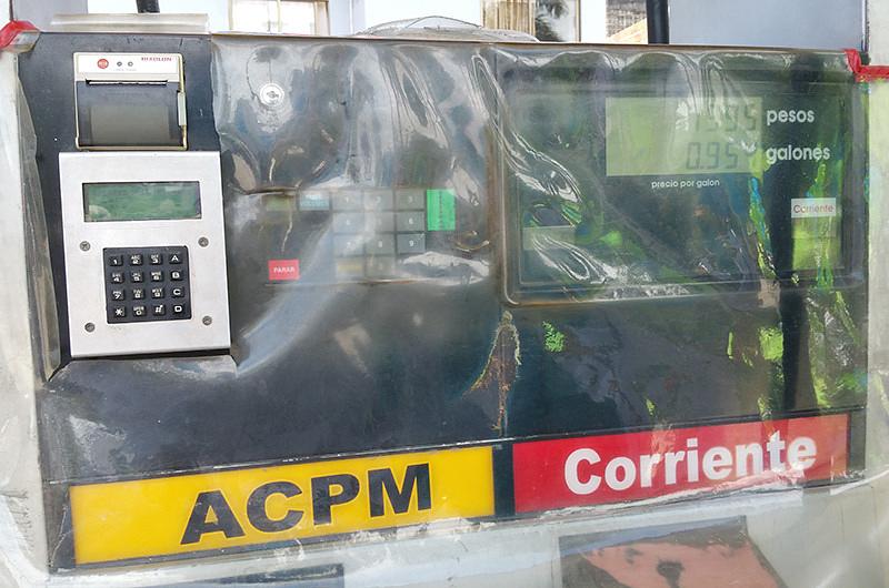 Gasolina baja $104 en octubre y el ACPM sube 18 pesos