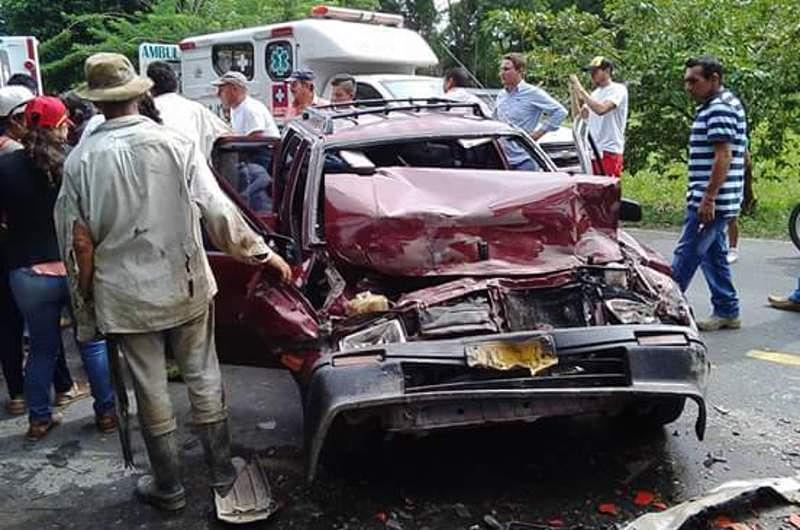 Tres heridos en accidente de tránsito en vía El Dorado-El Castillo