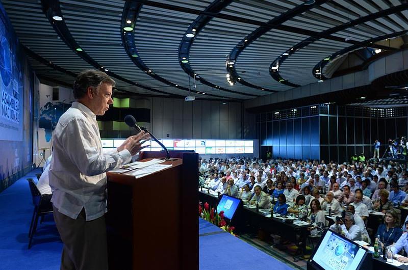 Empresas que pagan impuestos no se les incrementará carga tributaria: Santos