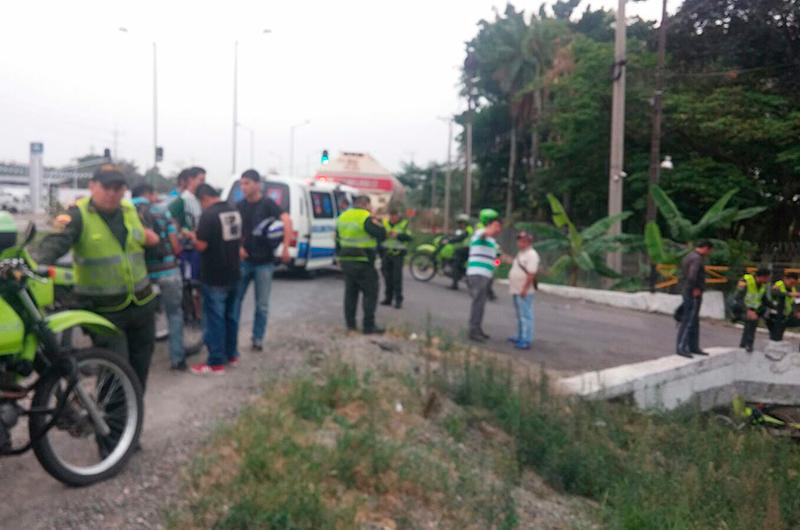 Heridos dos agentes de policía en accidente de tránsito