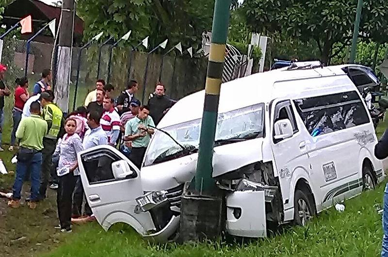 En centros asistenciales atienden estudiantes heridos en accidente en vía Villavicencio-Restrepo