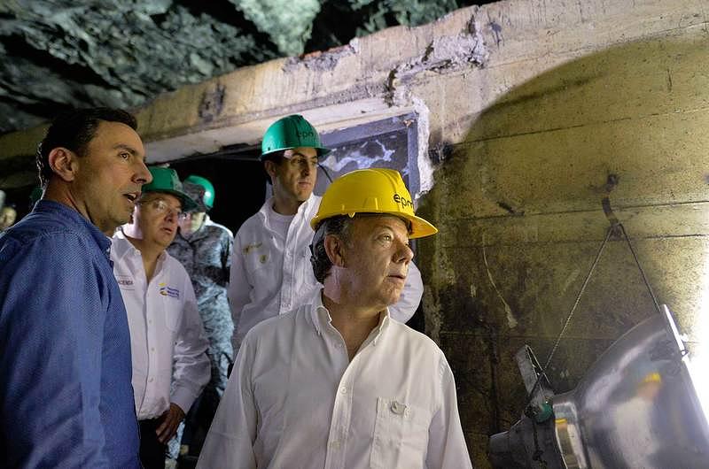 Presidente Santos anuncia cruzada nacional por el ahorro de energía para evitar racionamiento preventivo