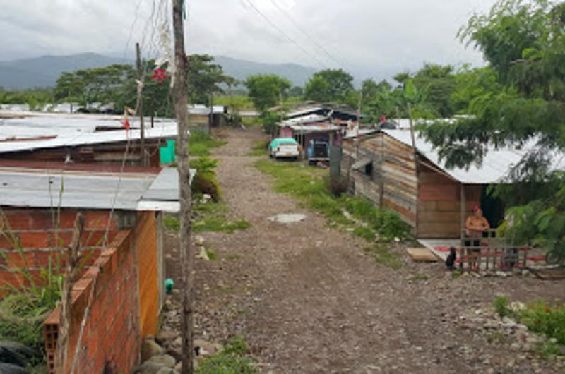 Amenaza de desbordamiento del río Guatiquía en el sector de Vencedores