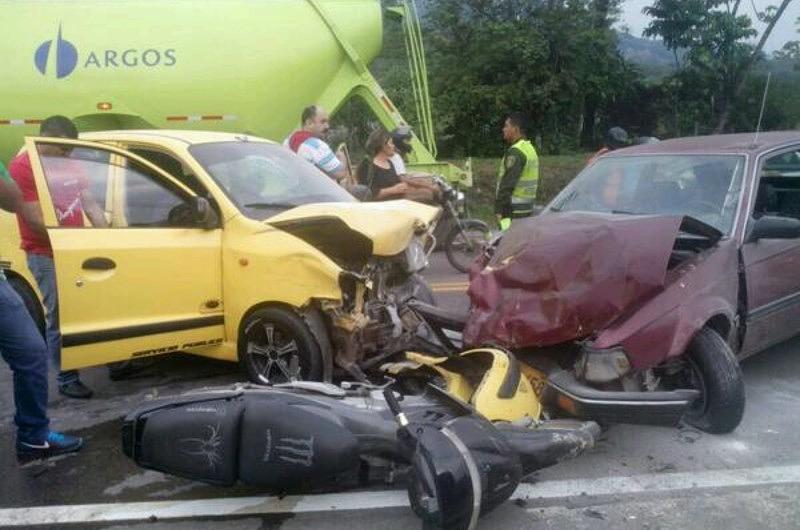 Aparatoso accidente deja 6 personas heridas en vía Villavicencio-Acacías