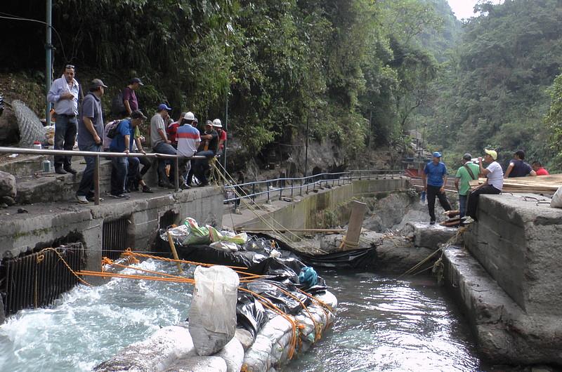 Pese a taponamiento en quebrada La Honda, no hay racionamiento de agua en Villavicencio