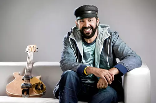 “Canto a Colombia” es la nueva canción de Juan Luis Guerra