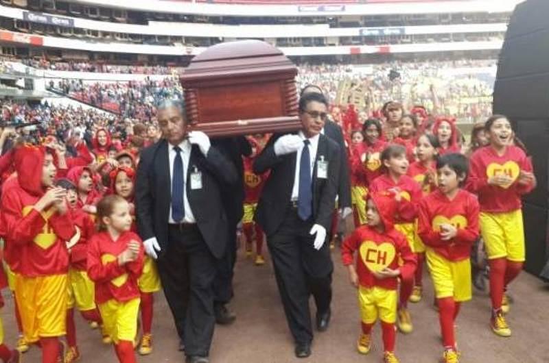 Se despide a ‘Chespirito’ en el Estadio Azteca