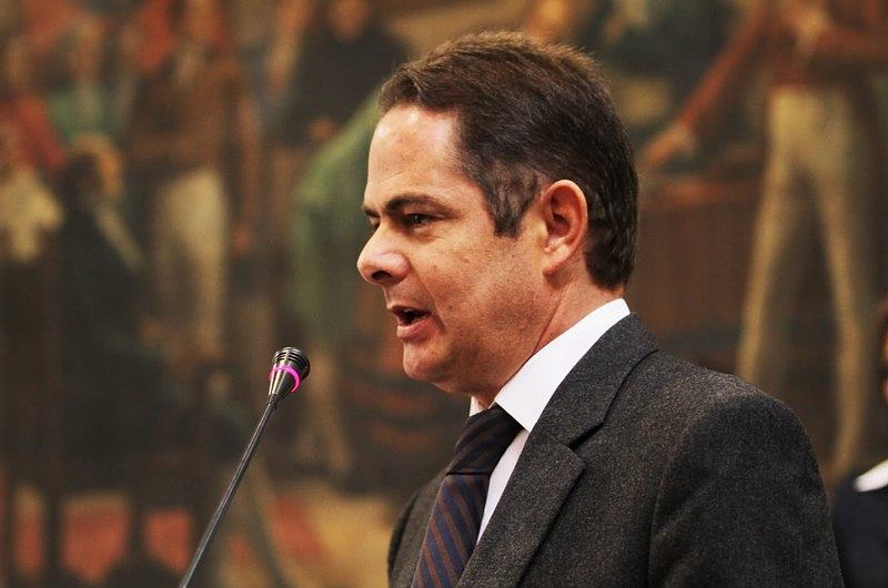 Vargas lleras nutre políticas de desarrollo con Ecuador