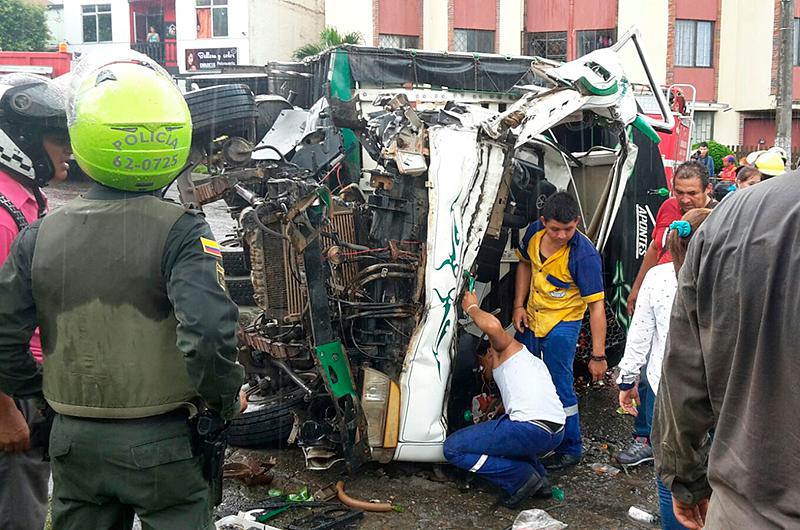 Se accidentó camión en vía antigua a Bogotá