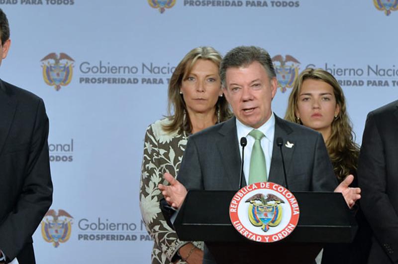 "Triste y muy decepcionante que se haga campaña a partir de mi situación personal": Santos