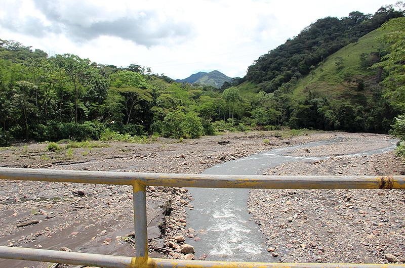 Inspeccionan posibles focos de contaminación por explotación petrolera