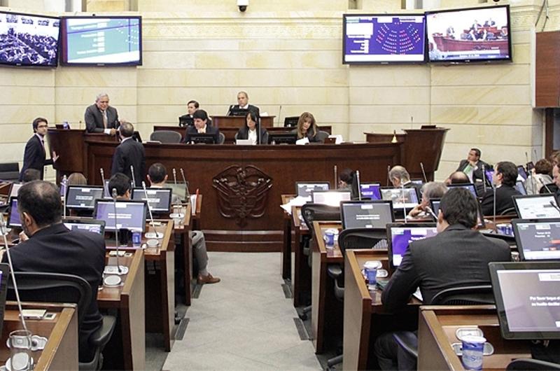 Senado elimina reelección presidencial, de magistrados del CNE y del registrador