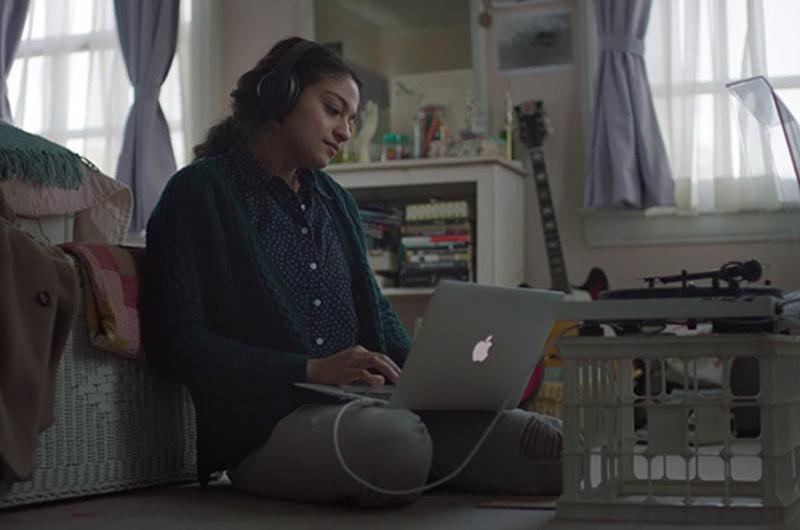 Nuevo comercial de Apple con mucho espíritu navideño