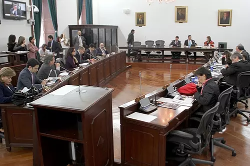 Con cárcel serán castigados los ladrones de tapas de alcantarilla y cables telefónicos