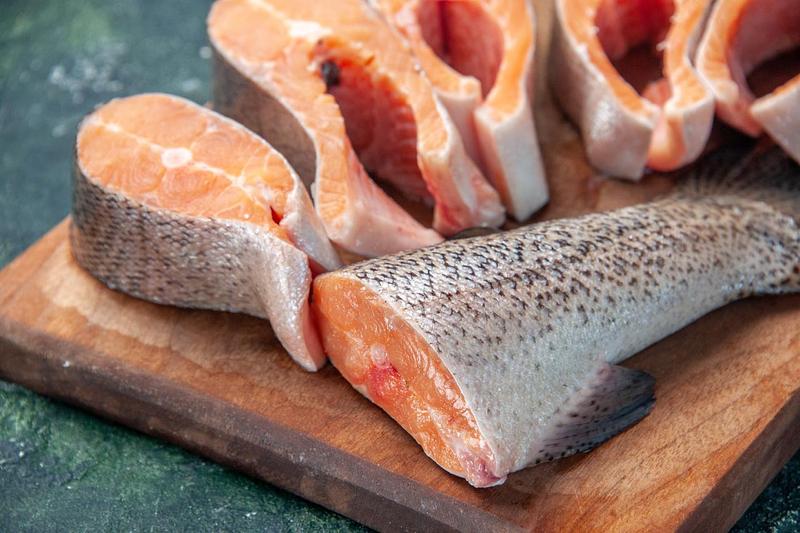 Por qué comer pescado ayuda al corazón