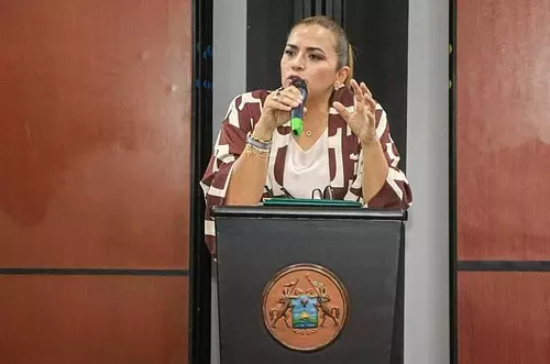 Gobernadora del Meta le exige al gobierno en temas de paz