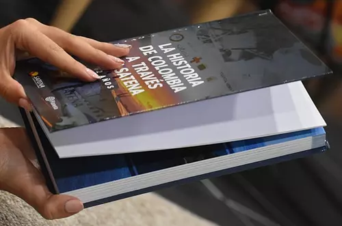 SATENA Lanza Libro Conmemorativo en Inírida