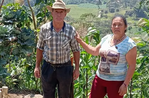 Familia metense cultiva frijol en tierras restituidas