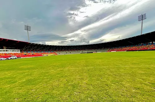 Cuidados para el campo del Estadio Bello Horizonte