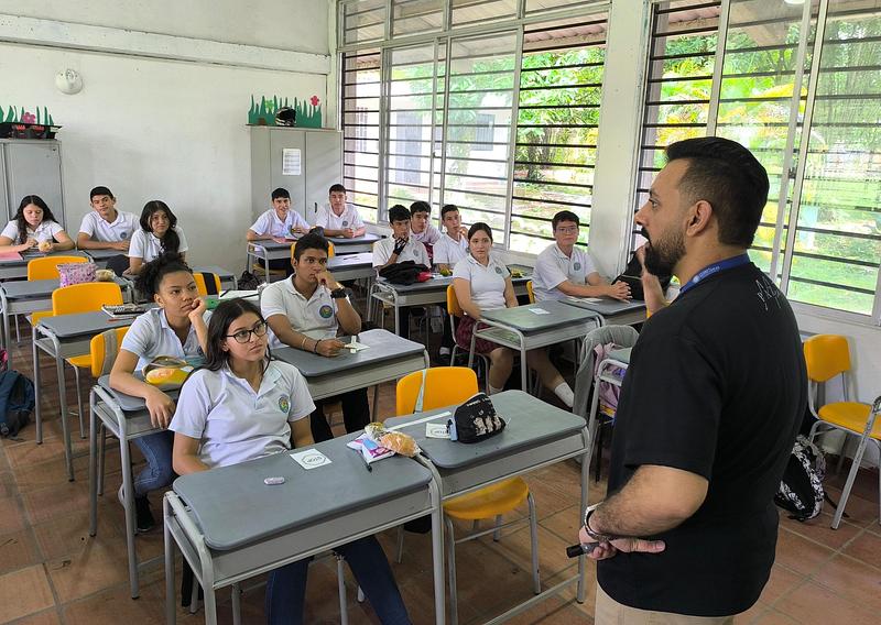 "Ruta Bilingüe", inglés para más de 500 estudiantes del Meta