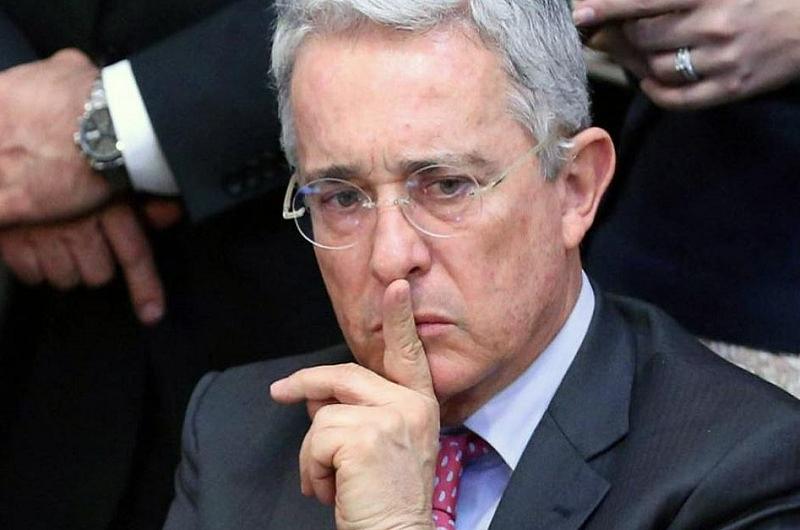 Niegan aplazamiento de la audiencia contra Uribe