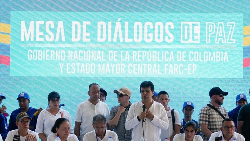 Gobierno extiende cese al fuego con FARC hasta abril de 2025