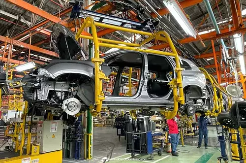 La inclusión femenina impulsa el sector motriz en Colombia