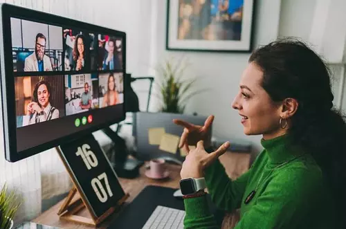 Trabajo híbrido: la clave para un futuro laboral sostenible
