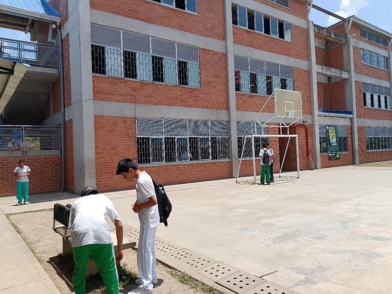 Villavicencio asegura servicios educativos para 2025