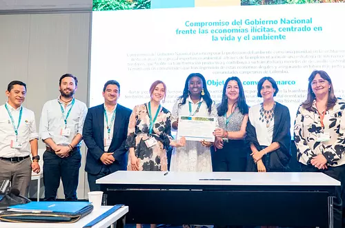 Colombia lanza plan para sustitución de cultivos