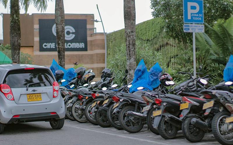 Inician los cobro en las nuevas zonas de parqueo público