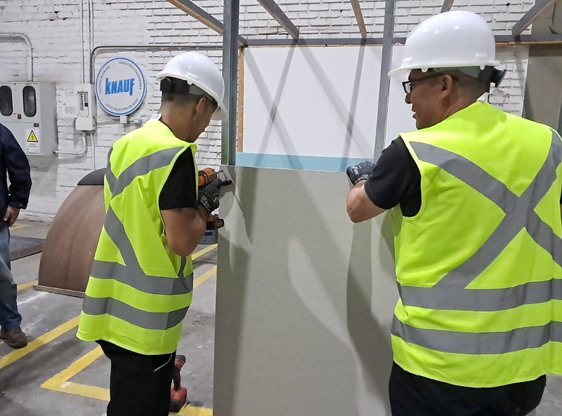 Knauf y SENA capacitarán a 400 técnicos en construcción