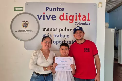 Finalizan los cursos en punto Vive Digital de Playa Rica