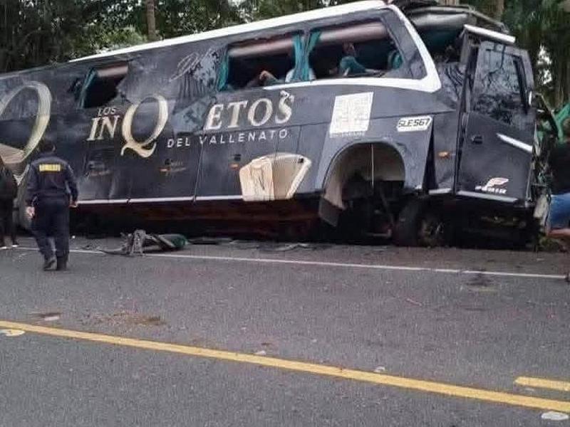 Bus de los inquietos se accidentó. Hay una persona muerta