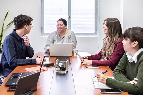 Estrategias clave para mejorar la cultura laboral en 2025
