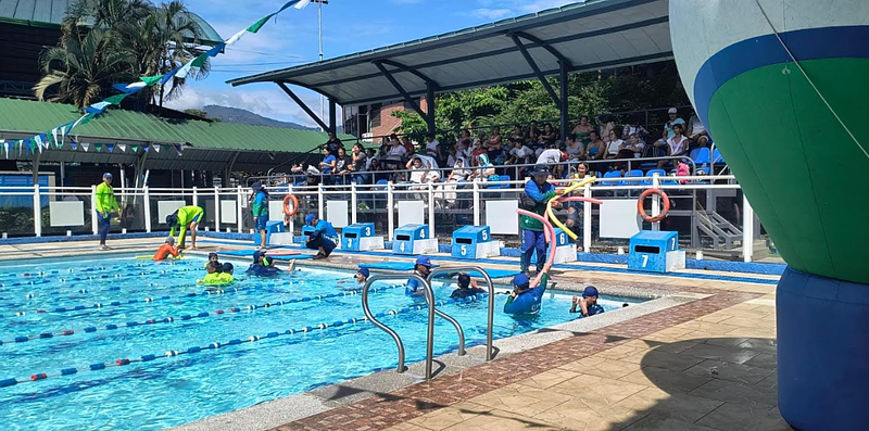 Éxito en la competencia inclusiva de natación en Cofrem