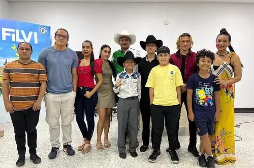 Talento poético brilla en la FILVI 2024