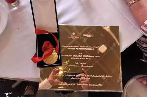 Colegio en Vista Hermosa gana prestigiosa Medalla