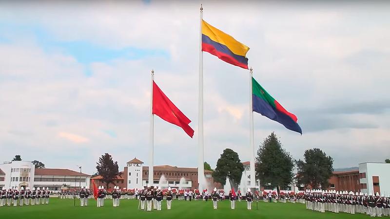 Ejército asciende a 240 alféreces en ceremonia