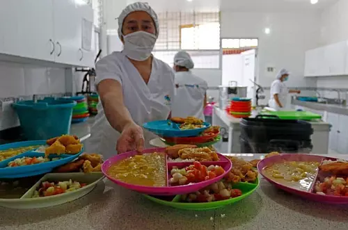 PAE y transporte escolar garantizados en el regreso a clases