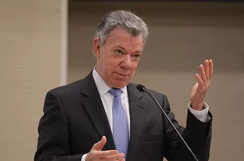 Choque de expresidentes: Santos responde a Uribe