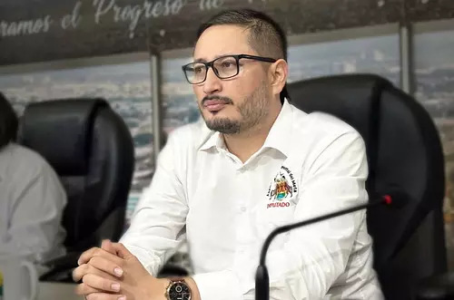 De vendedor ambulante a líder de los diputados