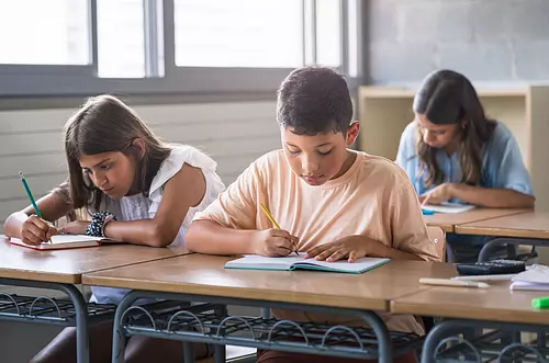 Persisten barreras para educación de los niños venezolanos