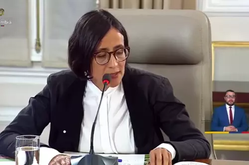Susana Muhamad, ministra de ambiente cuestionó decisión
