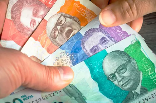 ¡Atención! Estos billetes ya no los recibirán en tiendas